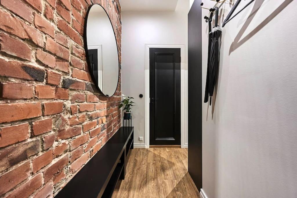 Urban-Glam City Centre Studio With A Gym And Terrace Талин Екстериор снимка