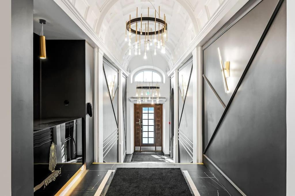 Urban-Glam City Centre Studio With A Gym And Terrace Талин Екстериор снимка