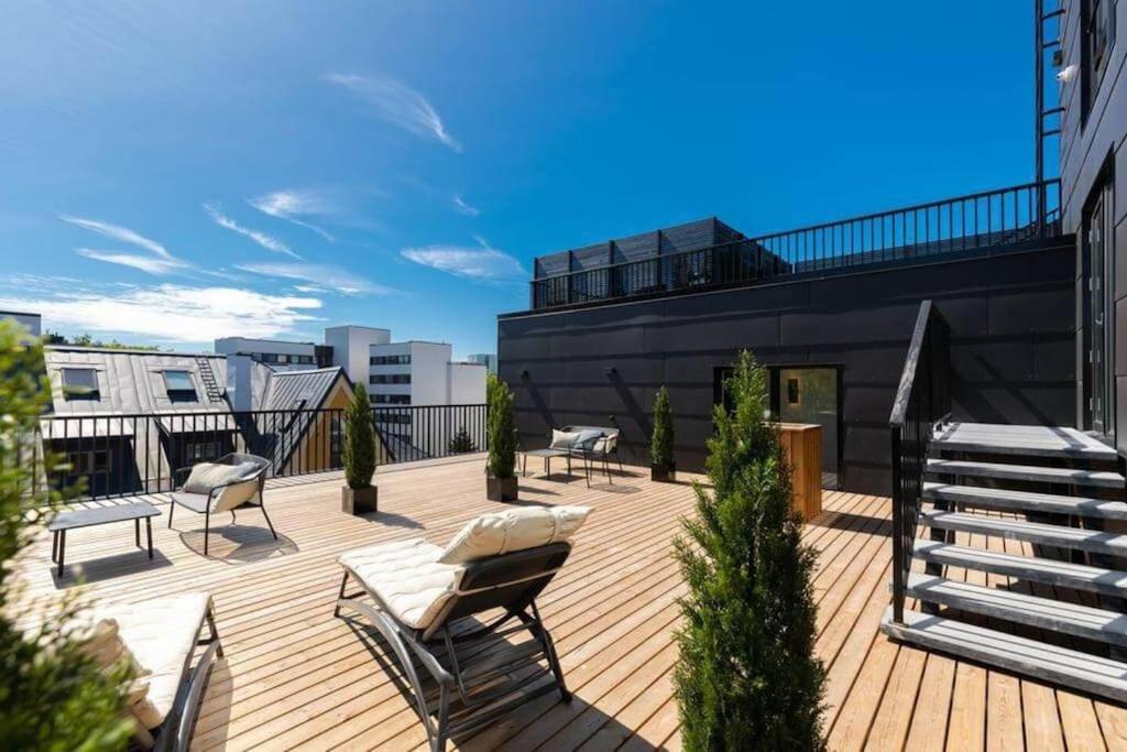 Urban-Glam City Centre Studio With A Gym And Terrace Талин Екстериор снимка