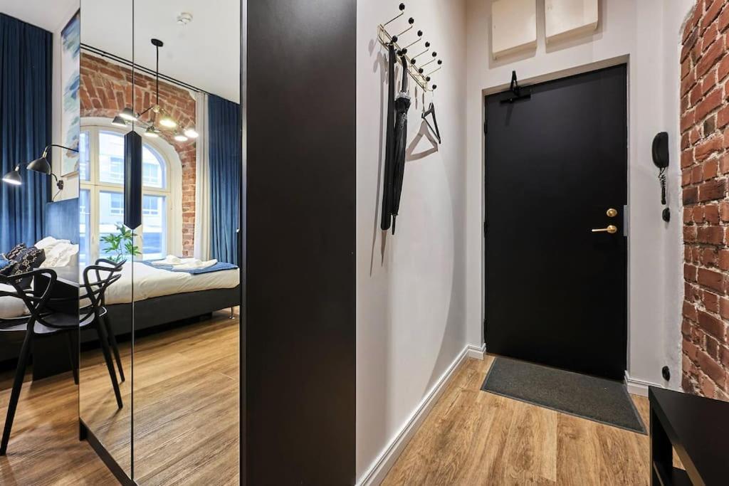 Urban-Glam City Centre Studio With A Gym And Terrace Талин Екстериор снимка